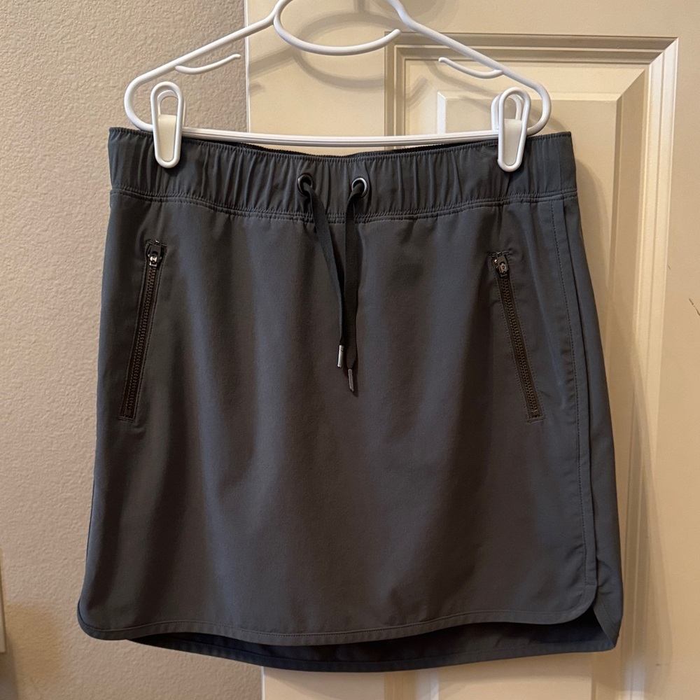 Athleta Army green Skort with Zipper Pockets